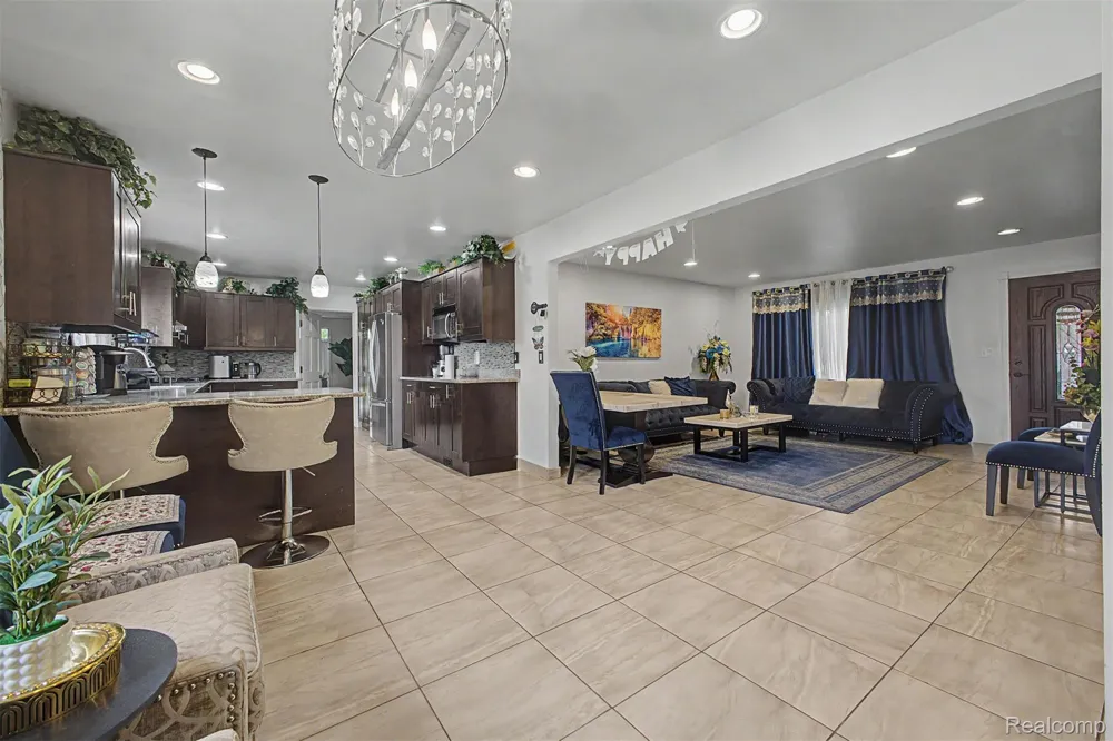 27355 Clairview Drive Dearborn Heights City, MI 48127