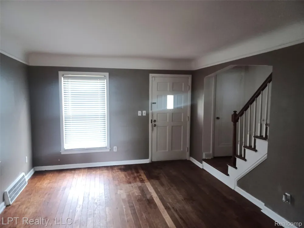 1009 E 4th Street Royal Oak City, MI 48067