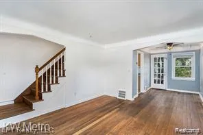 1009 E 4th Street