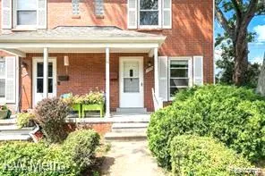 1009 E 4th Street Royal Oak City, MI 48067