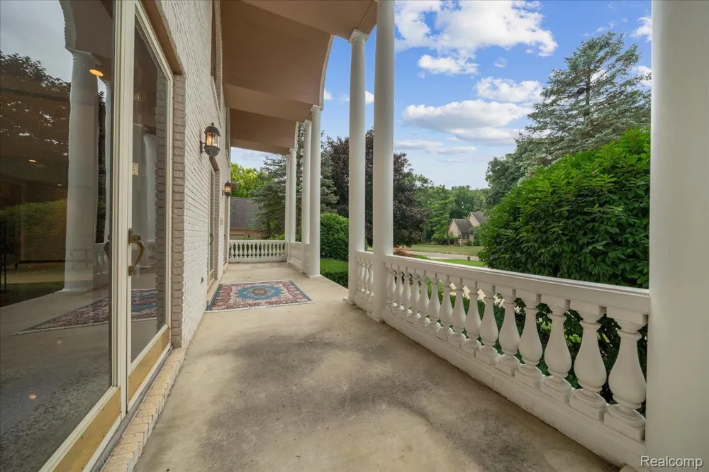 3965 Loch Bend Drive Commerce Charter Township, MI 48382