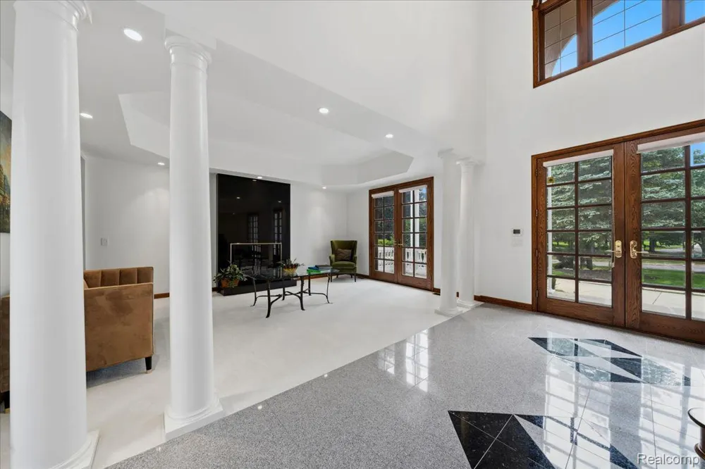 3965 Loch Bend Drive Commerce Charter Township, MI 48382