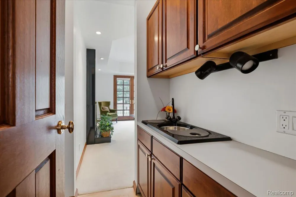 3965 Loch Bend Drive Commerce Charter Township, MI 48382