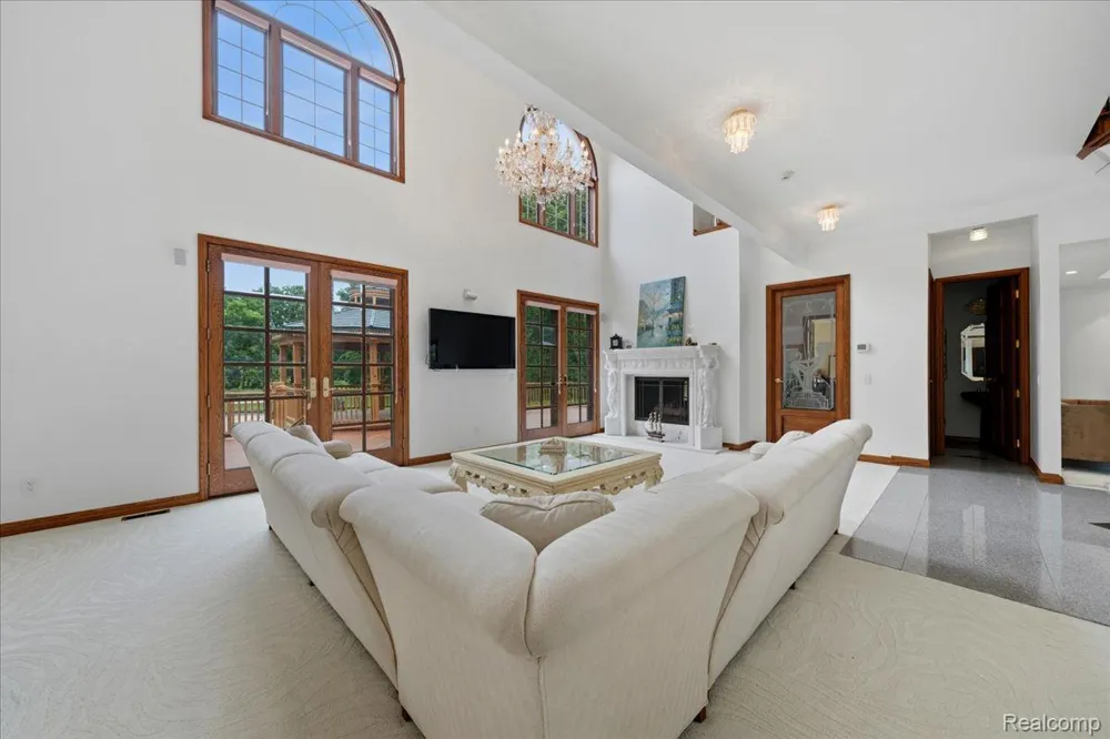 3965 Loch Bend Drive Commerce Charter Township, MI 48382