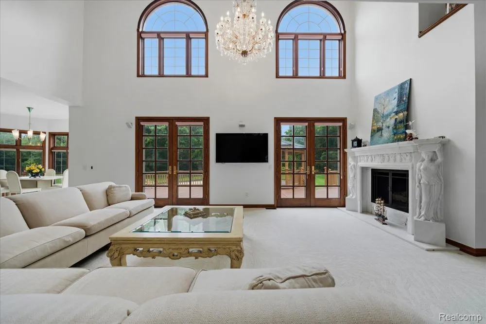 3965 Loch Bend Drive Commerce Charter Township, MI 48382