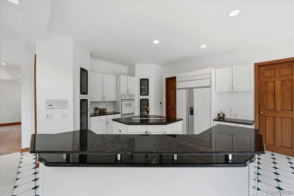 3965 Loch Bend Drive Commerce Charter Township, MI 48382