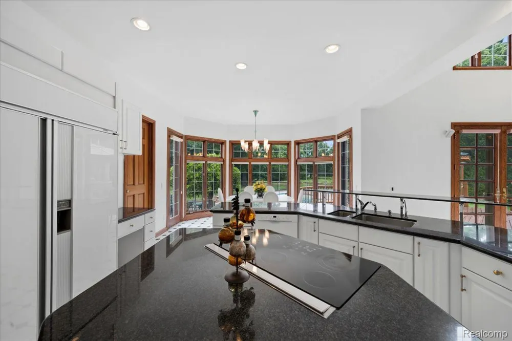3965 Loch Bend Drive Commerce Charter Township, MI 48382