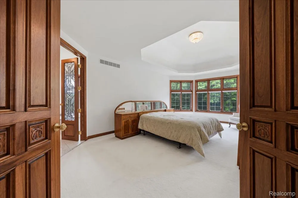 3965 Loch Bend Drive Commerce Charter Township, MI 48382