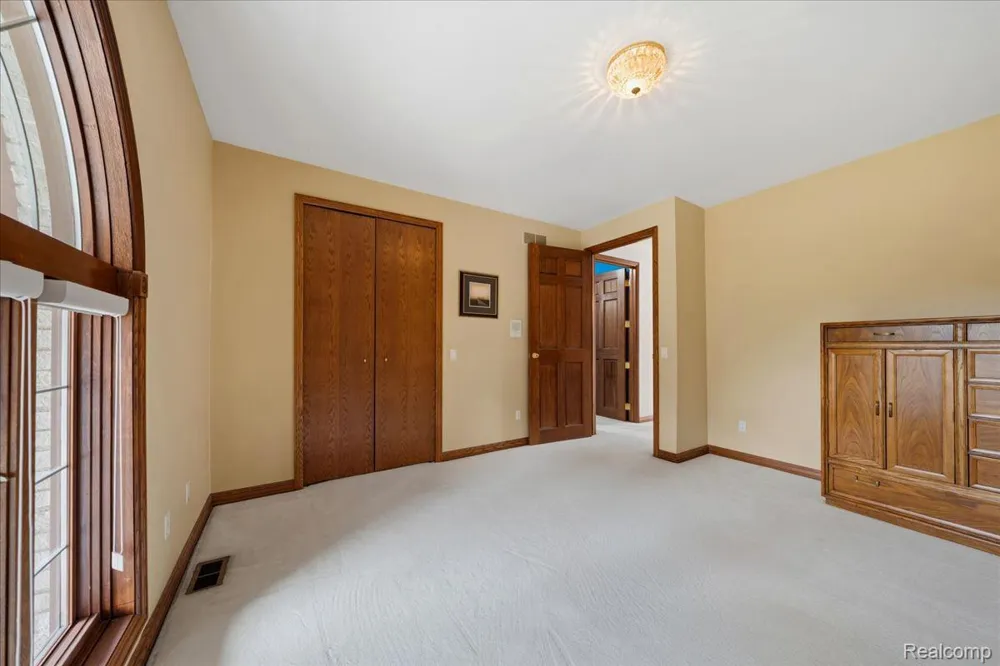 3965 Loch Bend Drive Commerce Charter Township, MI 48382