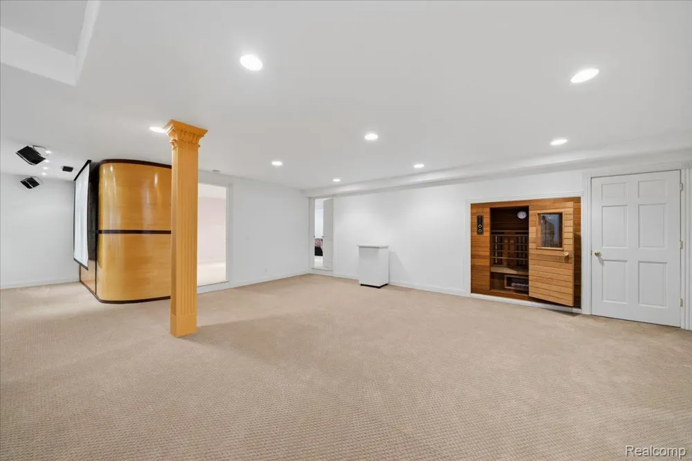 3965 Loch Bend Drive Commerce Charter Township, MI 48382