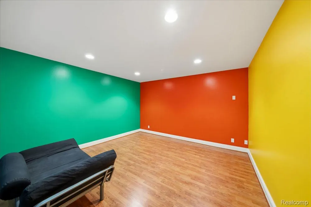 3965 Loch Bend Drive Commerce Charter Township, MI 48382