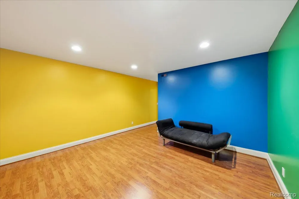 3965 Loch Bend Drive Commerce Charter Township, MI 48382