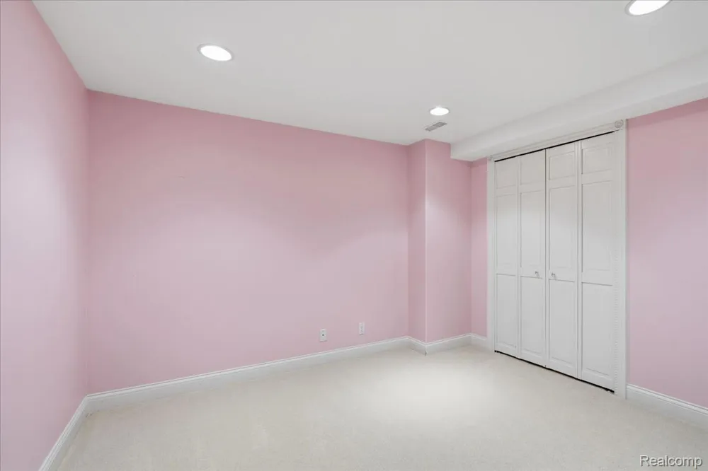 3965 Loch Bend Drive Commerce Charter Township, MI 48382
