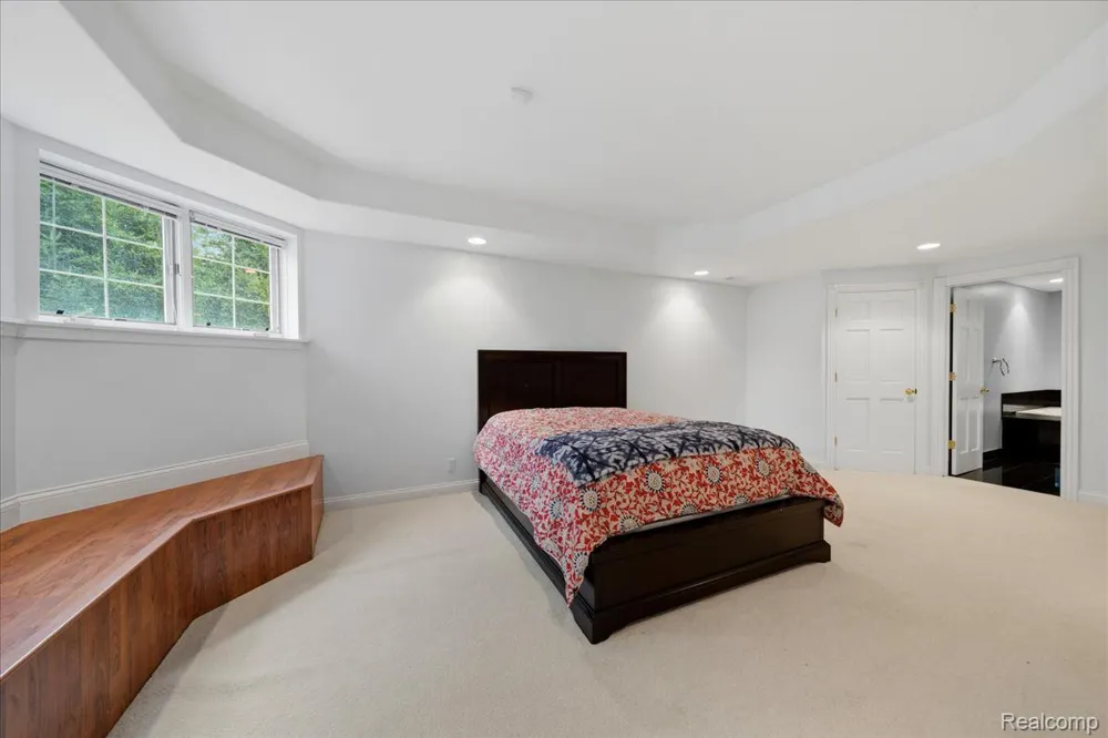 3965 Loch Bend Drive Commerce Charter Township, MI 48382
