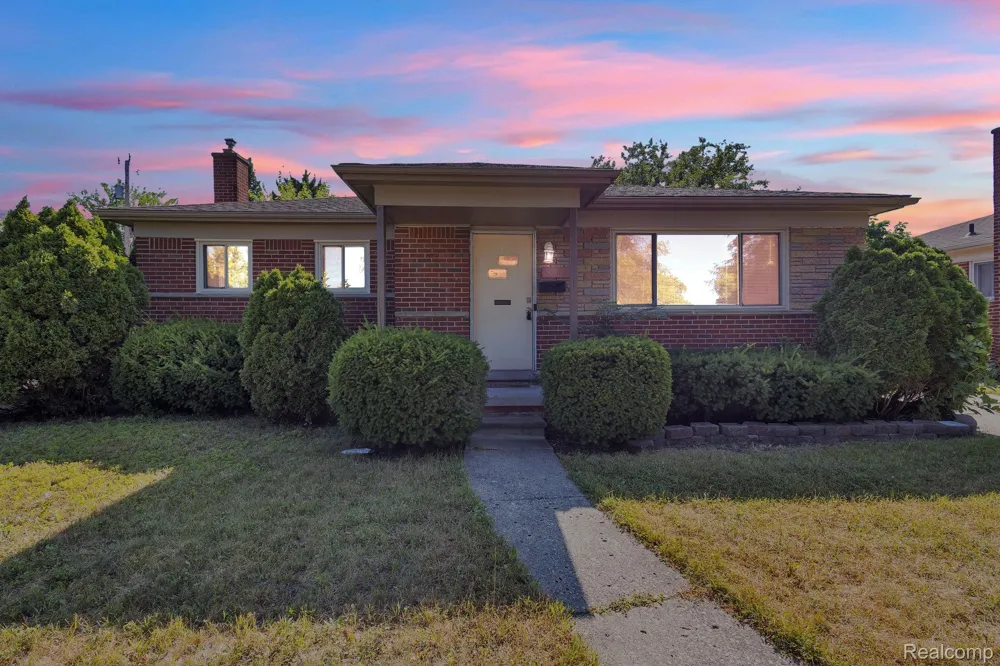 8484 Berwyn Street Dearborn Heights City, MI 48127