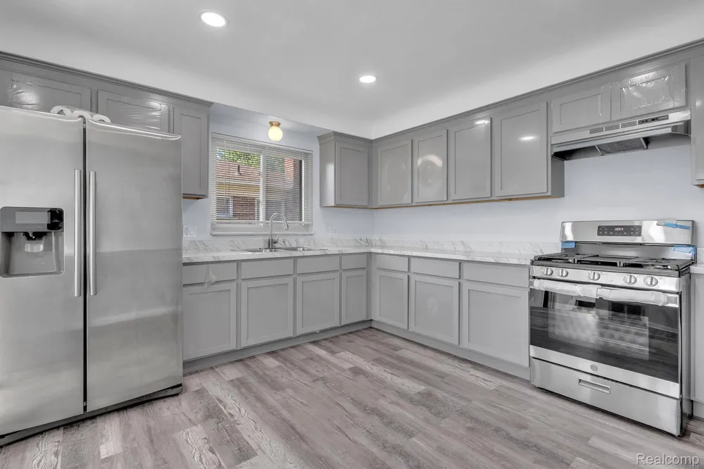 8484 Berwyn Street Dearborn Heights City, MI 48127