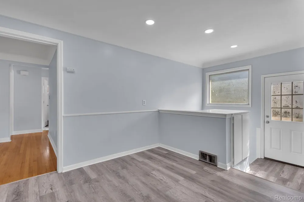 8484 Berwyn Street Dearborn Heights City, MI 48127