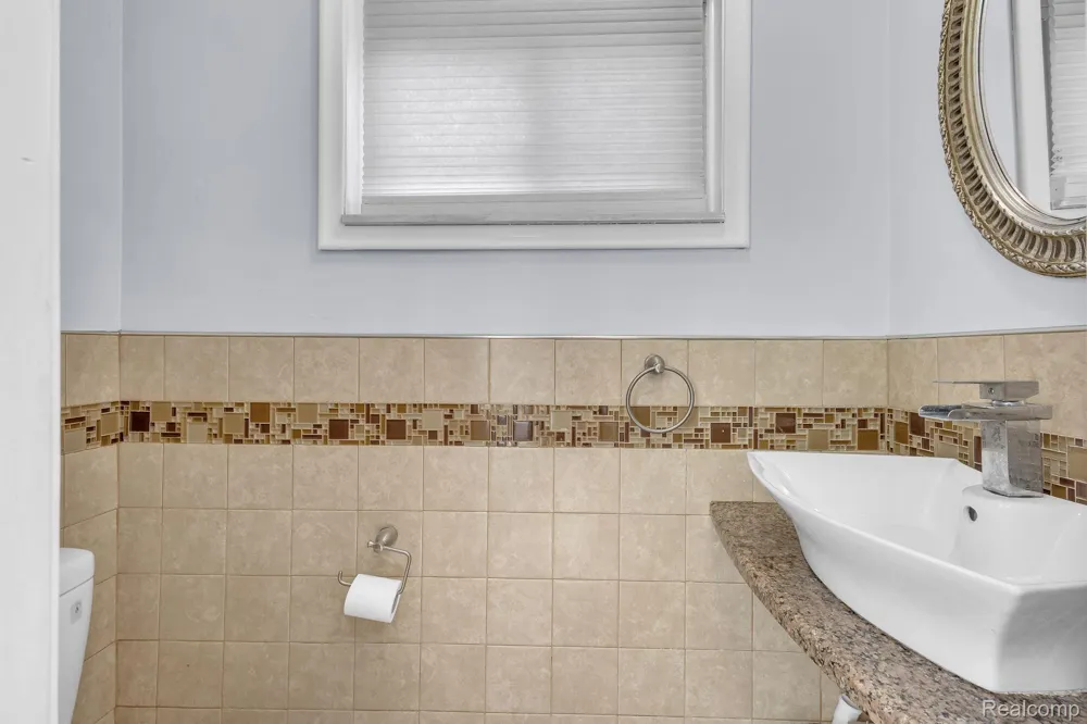 8484 Berwyn Street Dearborn Heights City, MI 48127