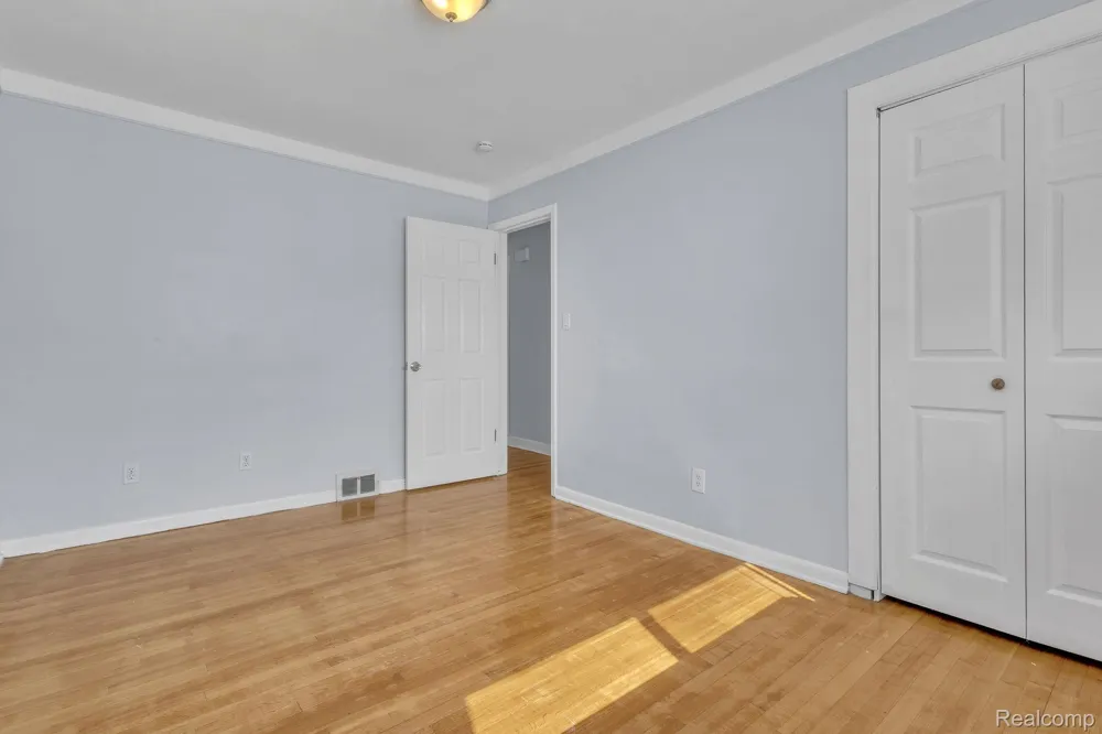 8484 Berwyn Street Dearborn Heights City, MI 48127