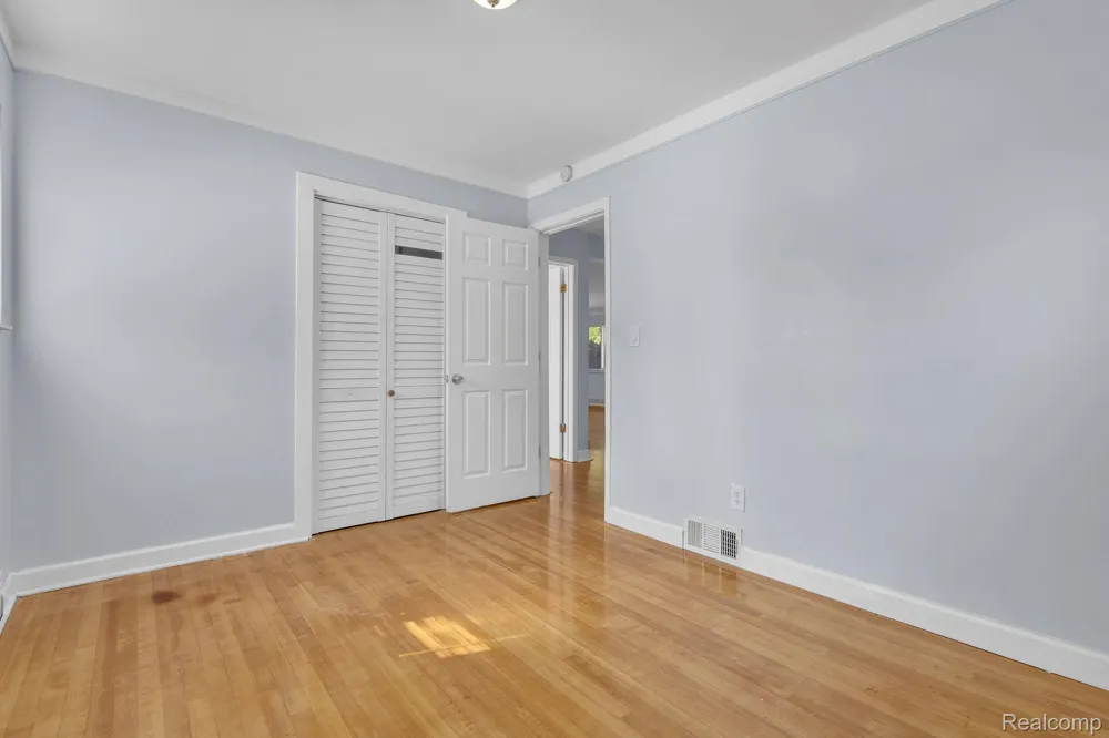 8484 Berwyn Street Dearborn Heights City, MI 48127