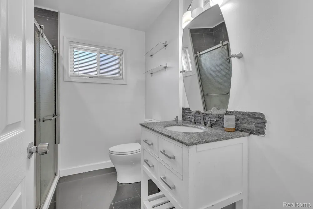 8484 Berwyn Street Dearborn Heights City, MI 48127