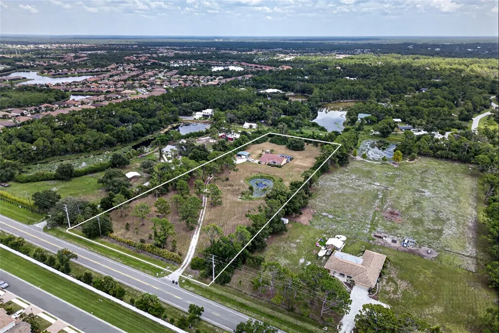 105 JACARANDA BOULEVARD Venice, FL 34292