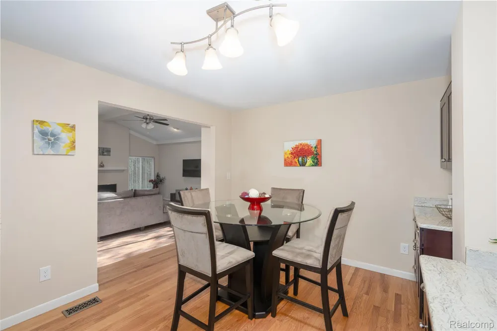 1990 Squirrel Valley Drive Bloomfield Hills City, MI 48304