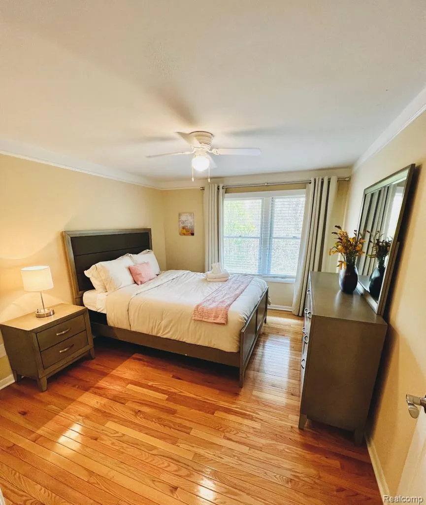 1990 Squirrel Valley Drive Bloomfield Hills City, MI 48304