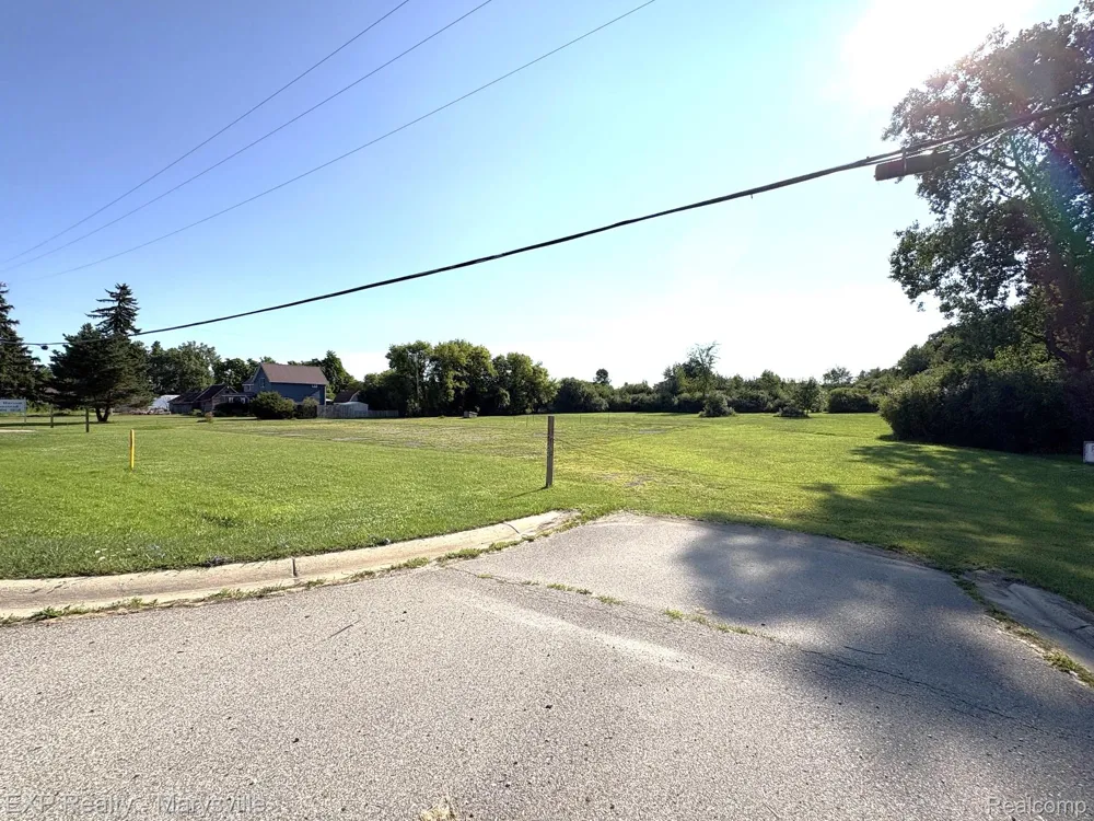 8422 Brockway Road Brockway Township, MI 48097