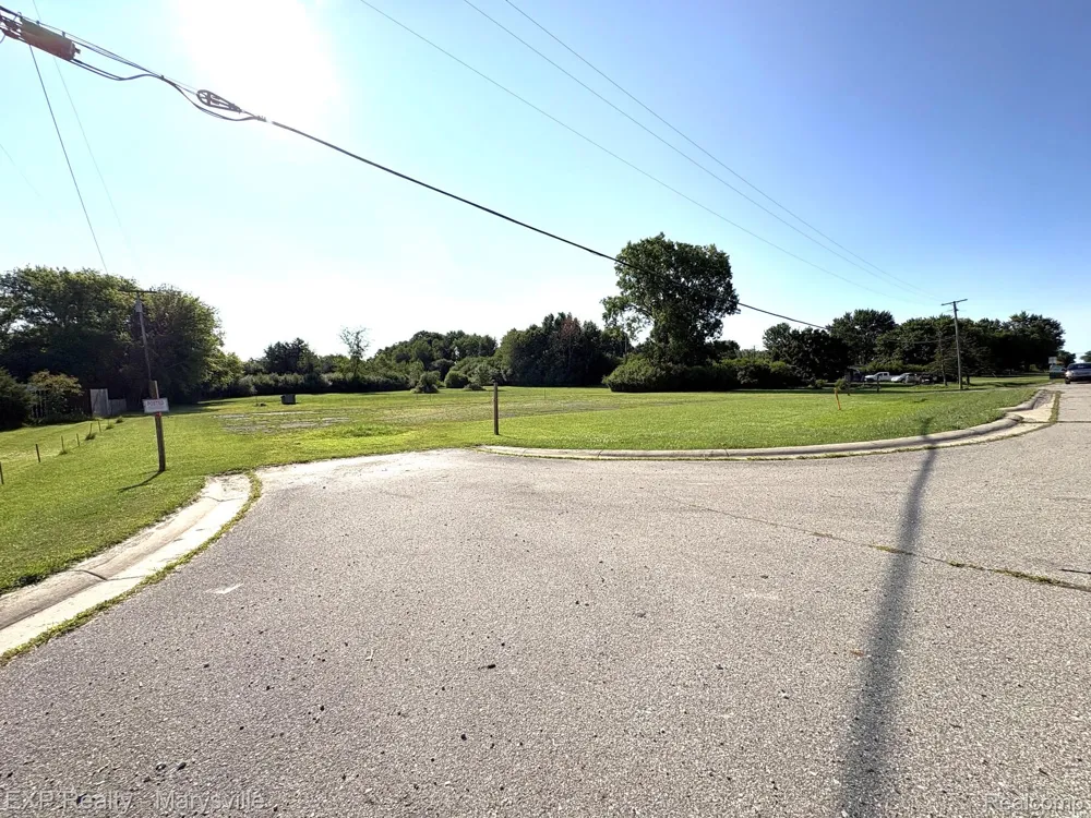 8422 Brockway Road Brockway Township, MI 48097
