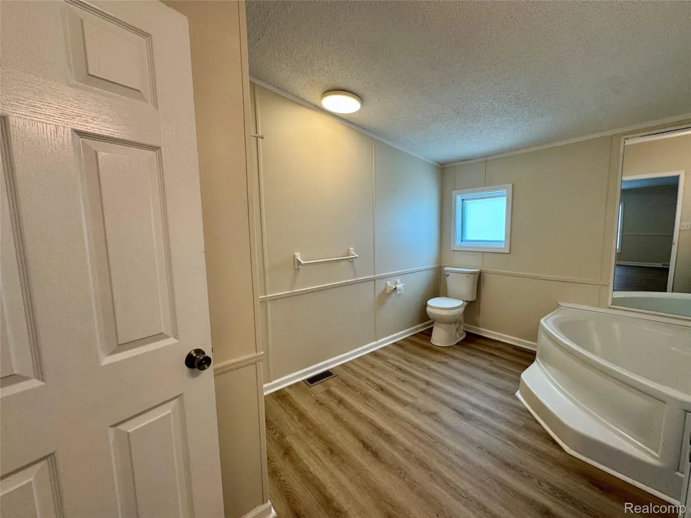 8845 Country Road NE Rapid River Township, MI 49659