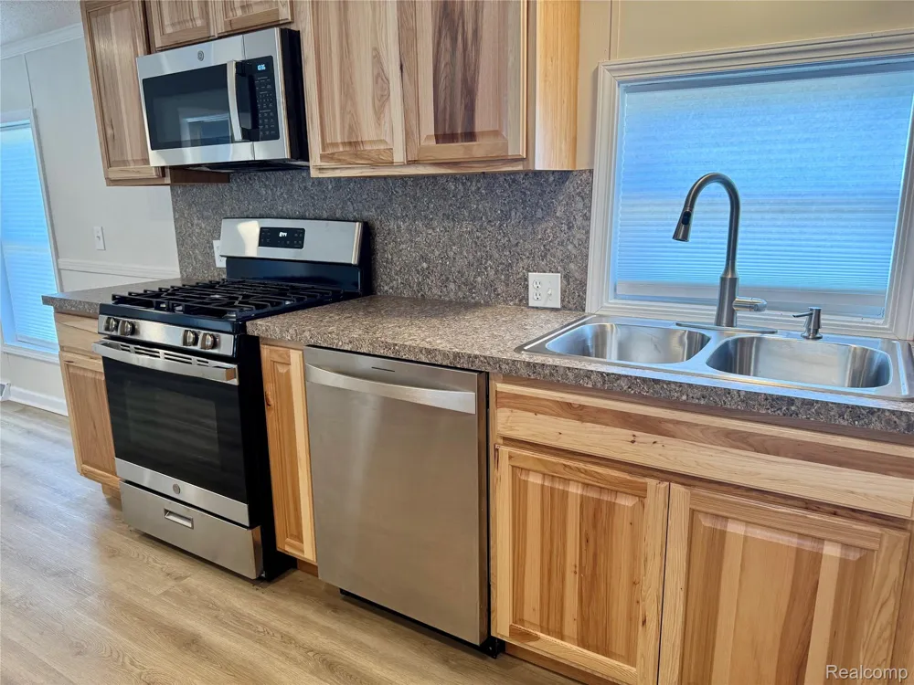 8845 Country Road NE Rapid River Township, MI 49659