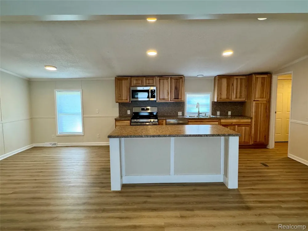 8845 Country Road NE Rapid River Township, MI 49659