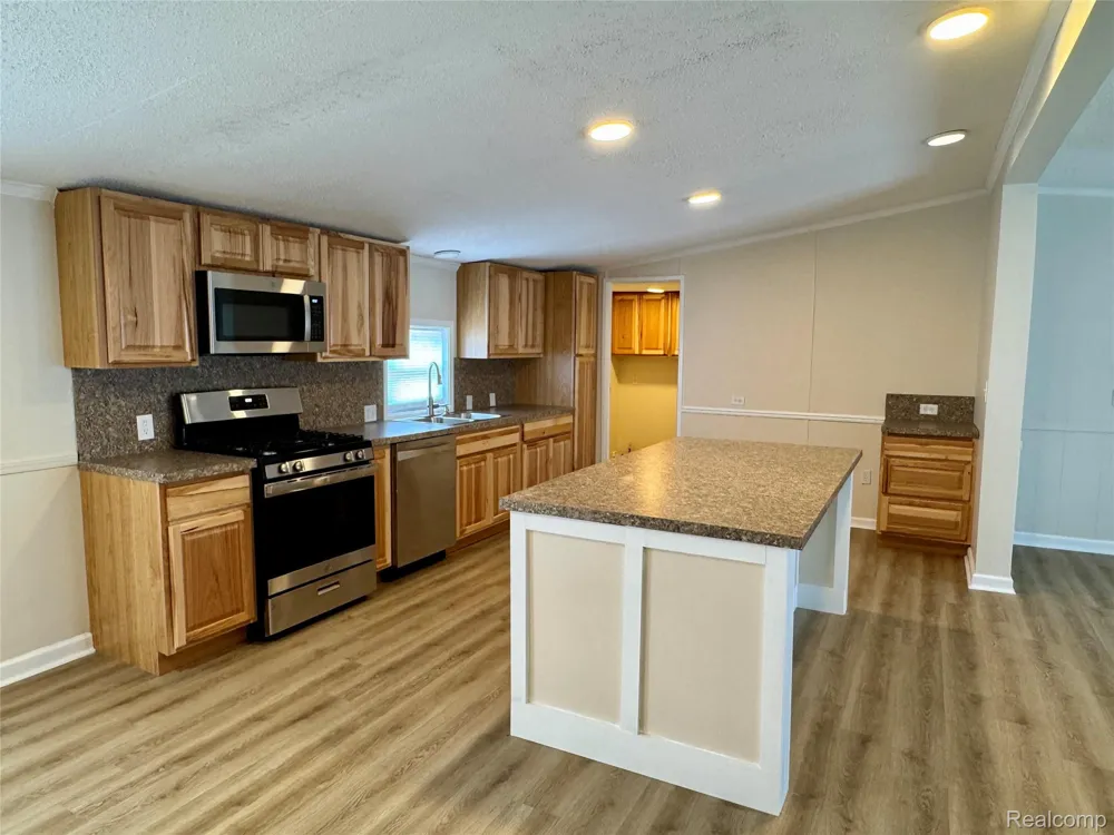 8845 Country Road NE Rapid River Township, MI 49659