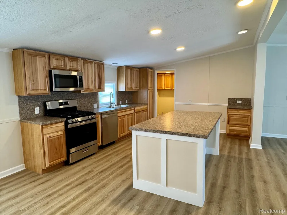 8845 Country Road NE Rapid River Township, MI 49659