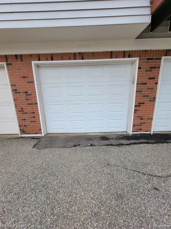 37485 Stonegate Circle #75 Clinton Charter Township, MI 48036