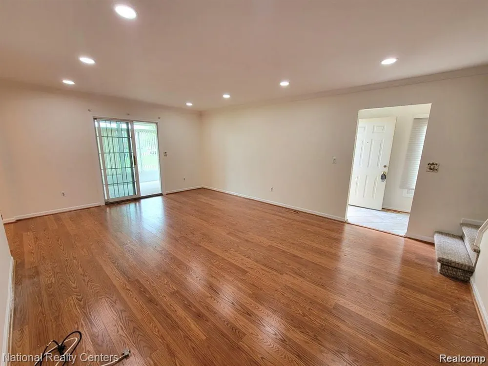 37485 Stonegate Circle #75 Clinton Charter Township, MI 48036