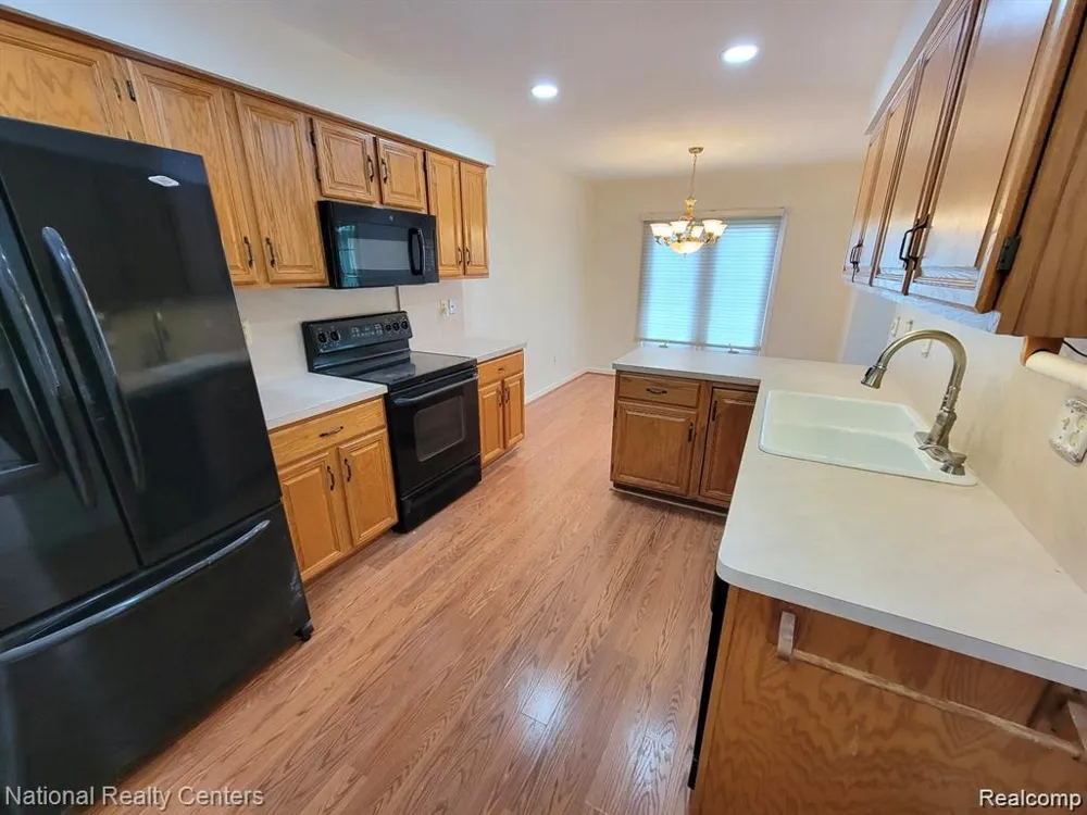 37485 Stonegate Circle #75 Clinton Charter Township, MI 48036