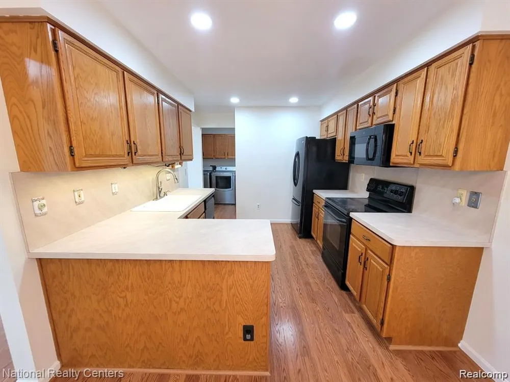 37485 Stonegate Circle #75 Clinton Charter Township, MI 48036