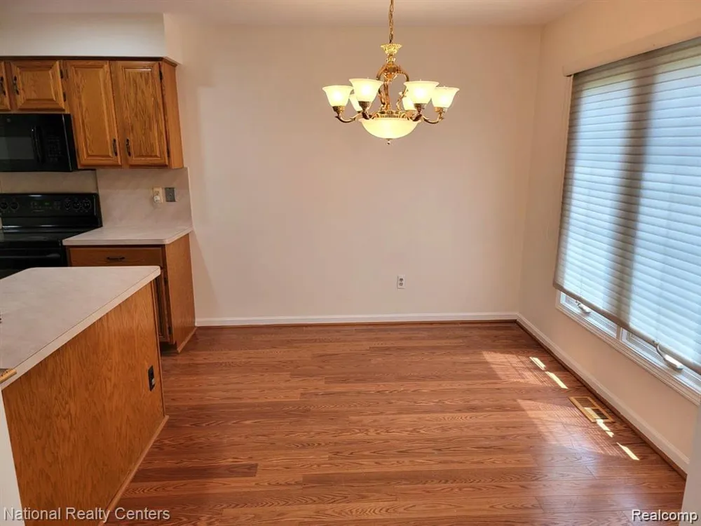 37485 Stonegate Circle #75 Clinton Charter Township, MI 48036