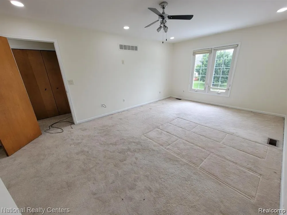 37485 Stonegate Circle #75 Clinton Charter Township, MI 48036