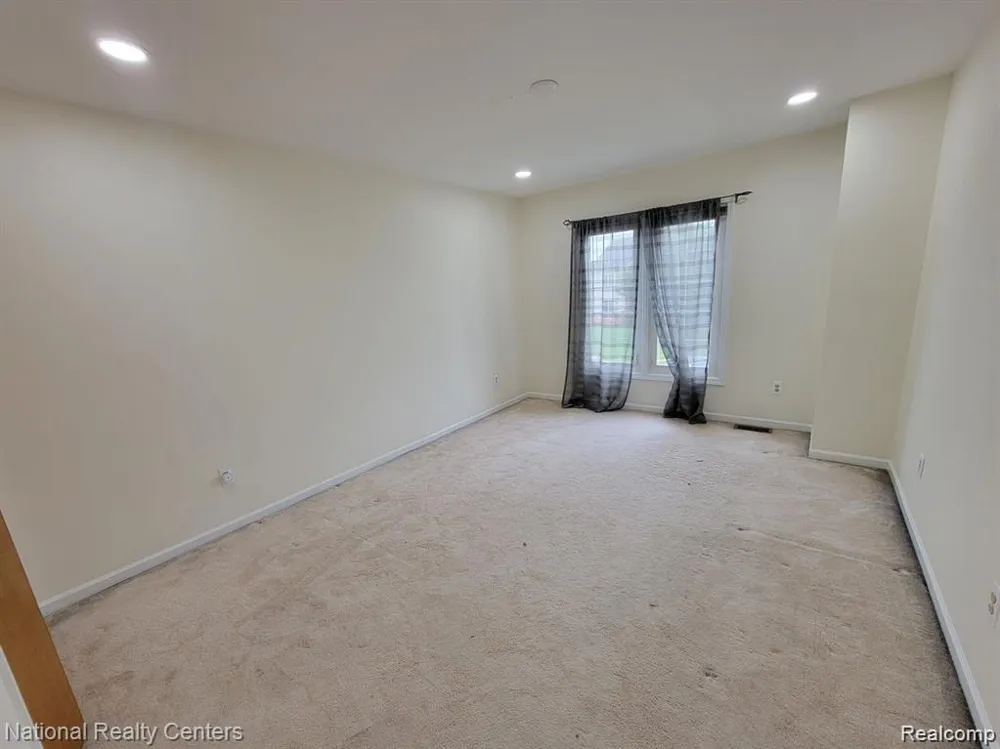 37485 Stonegate Circle #75 Clinton Charter Township, MI 48036