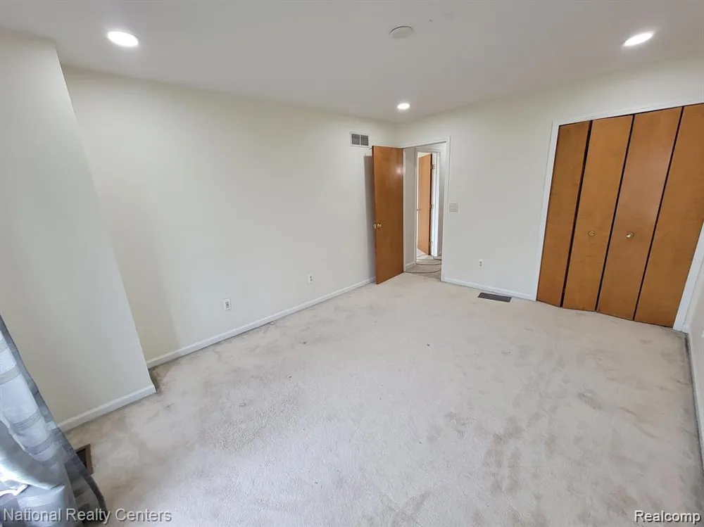 37485 Stonegate Circle #75 Clinton Charter Township, MI 48036