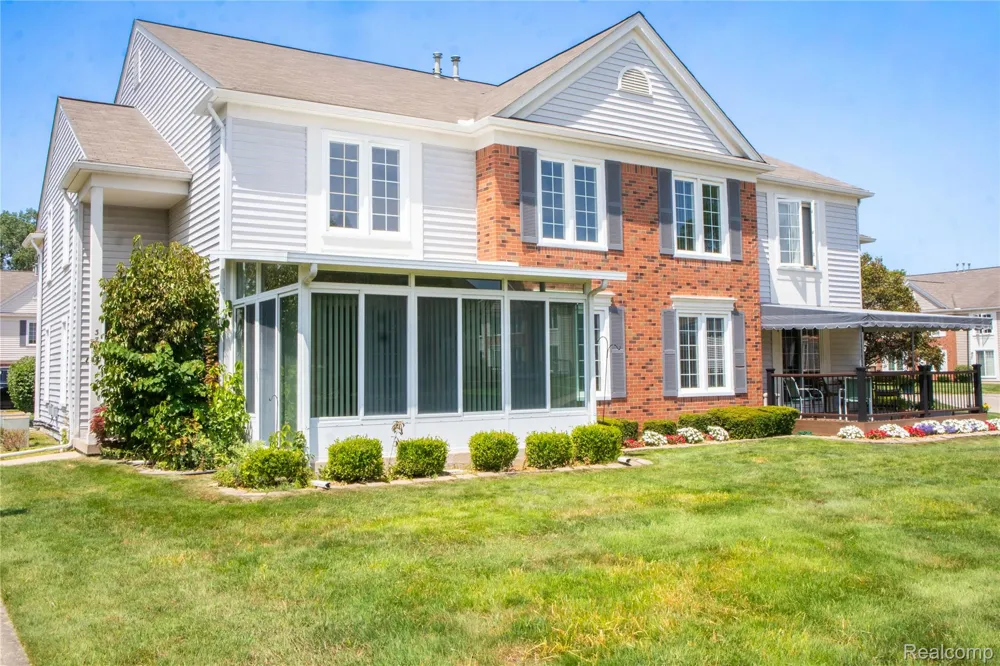 37485 Stonegate Circle #75 Clinton Charter Township, MI 48036