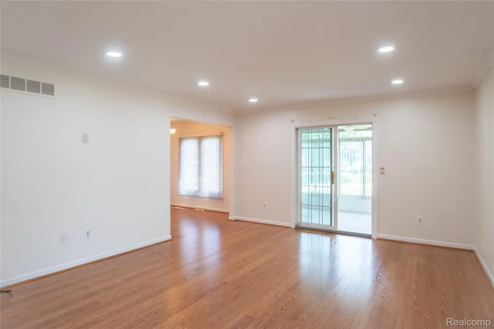 37485 Stonegate Circle #75 Clinton Charter Township, MI 48036