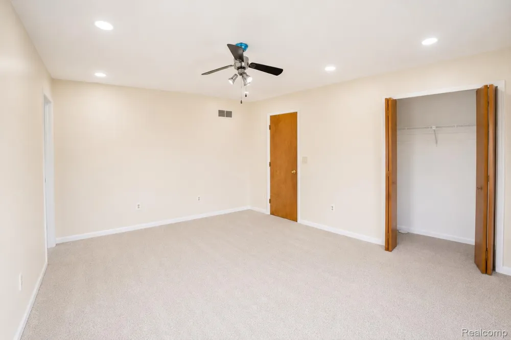 37485 Stonegate Circle #75 Clinton Charter Township, MI 48036
