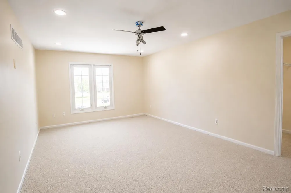 37485 Stonegate Circle #75 Clinton Charter Township, MI 48036