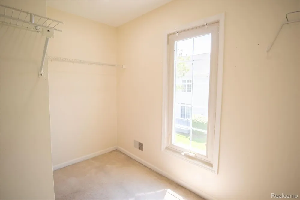 37485 Stonegate Circle #75 Clinton Charter Township, MI 48036