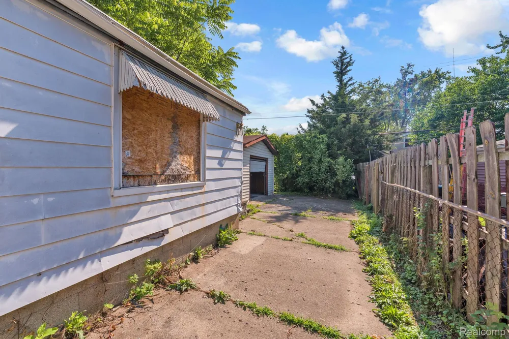 5365 Campbell Street Dearborn Heights City, MI 48125