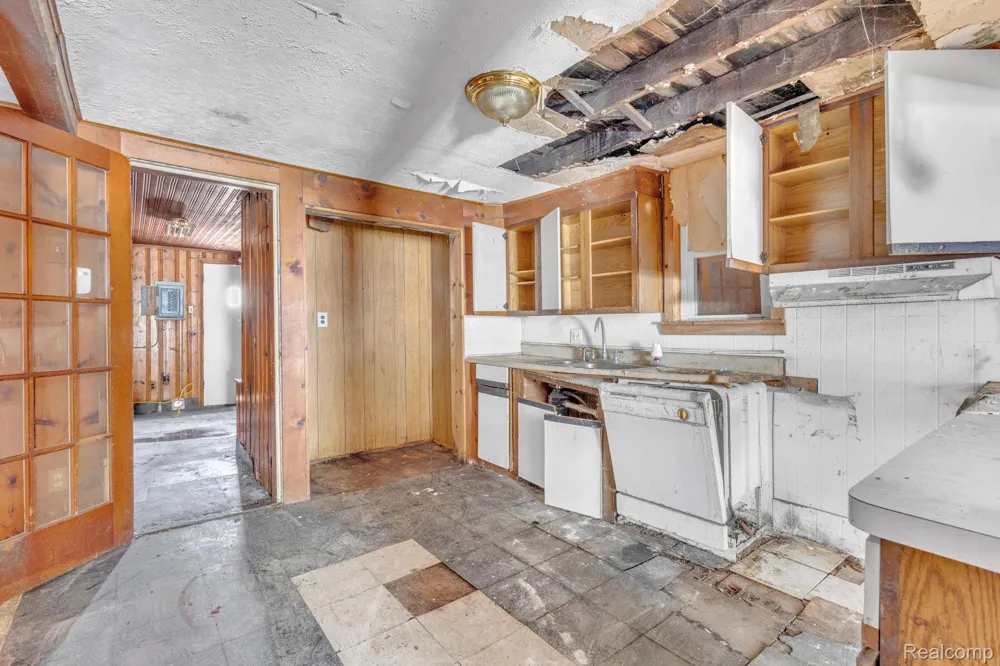 5365 Campbell Street Dearborn Heights City, MI 48125